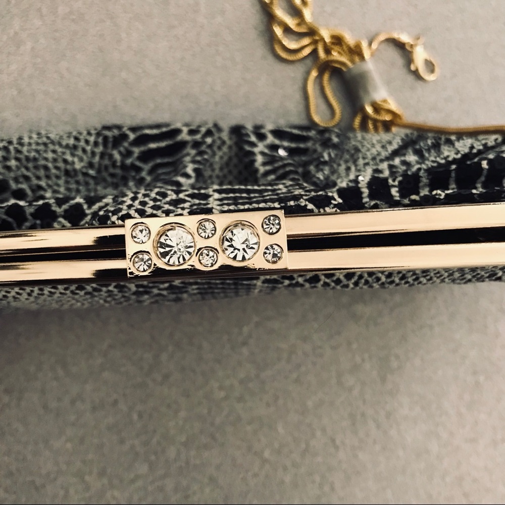 NWT~bebe Gold Animal Print Party Clutch w/ Chain - Picture 5 of 7